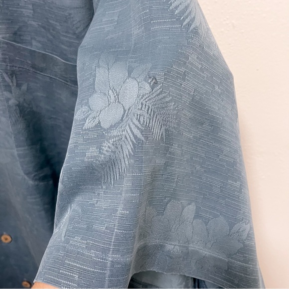 TOMMY BAHAMA Vintage Monochrome Tropical Floral 100% Silk Short Sleeve Shirt - Picture 6 of 11